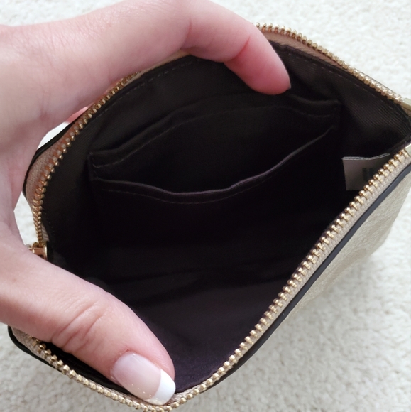 Coach Signature Corner Zip Wristlet in Light Khaki/Chalk